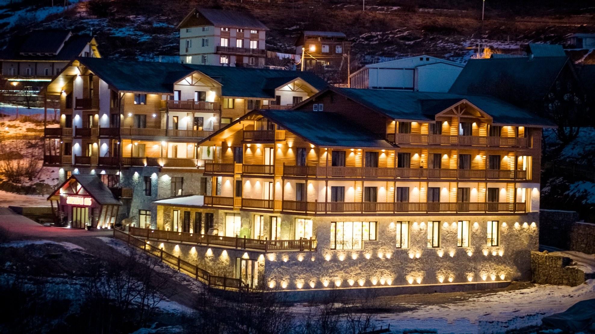 Gudauri Inn Екстериор снимка The hotel complex at the resort