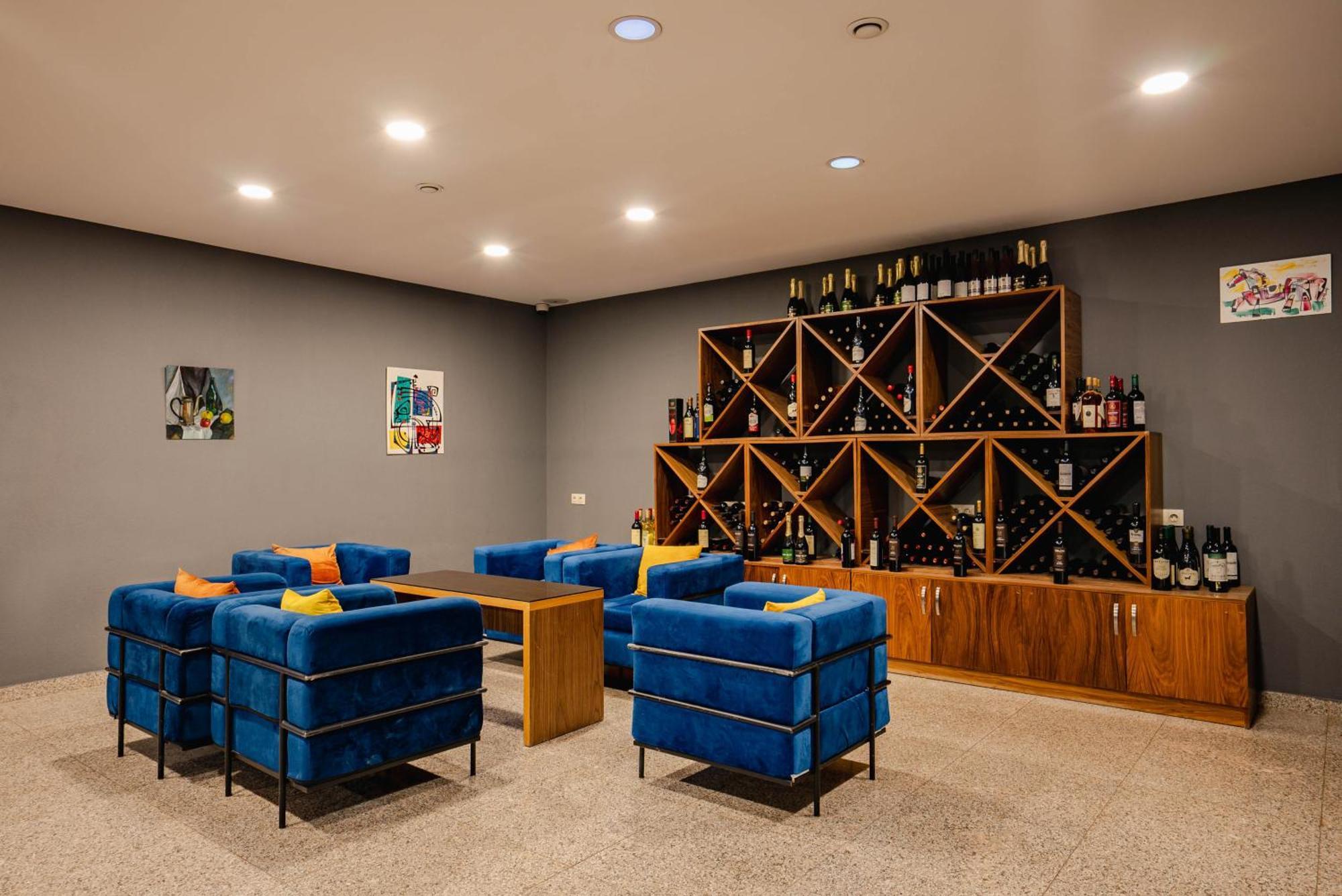 Gudauri Inn Екстериор снимка Wine tasting room