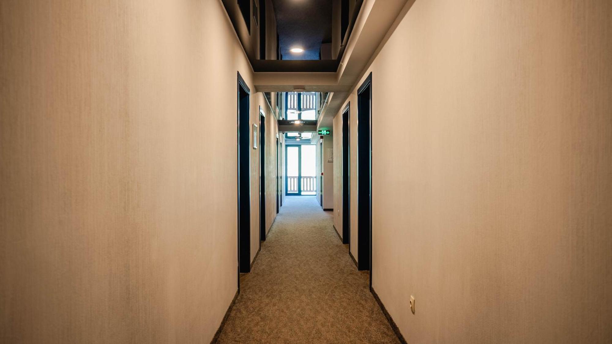 Gudauri Inn Екстериор снимка A typical corridor