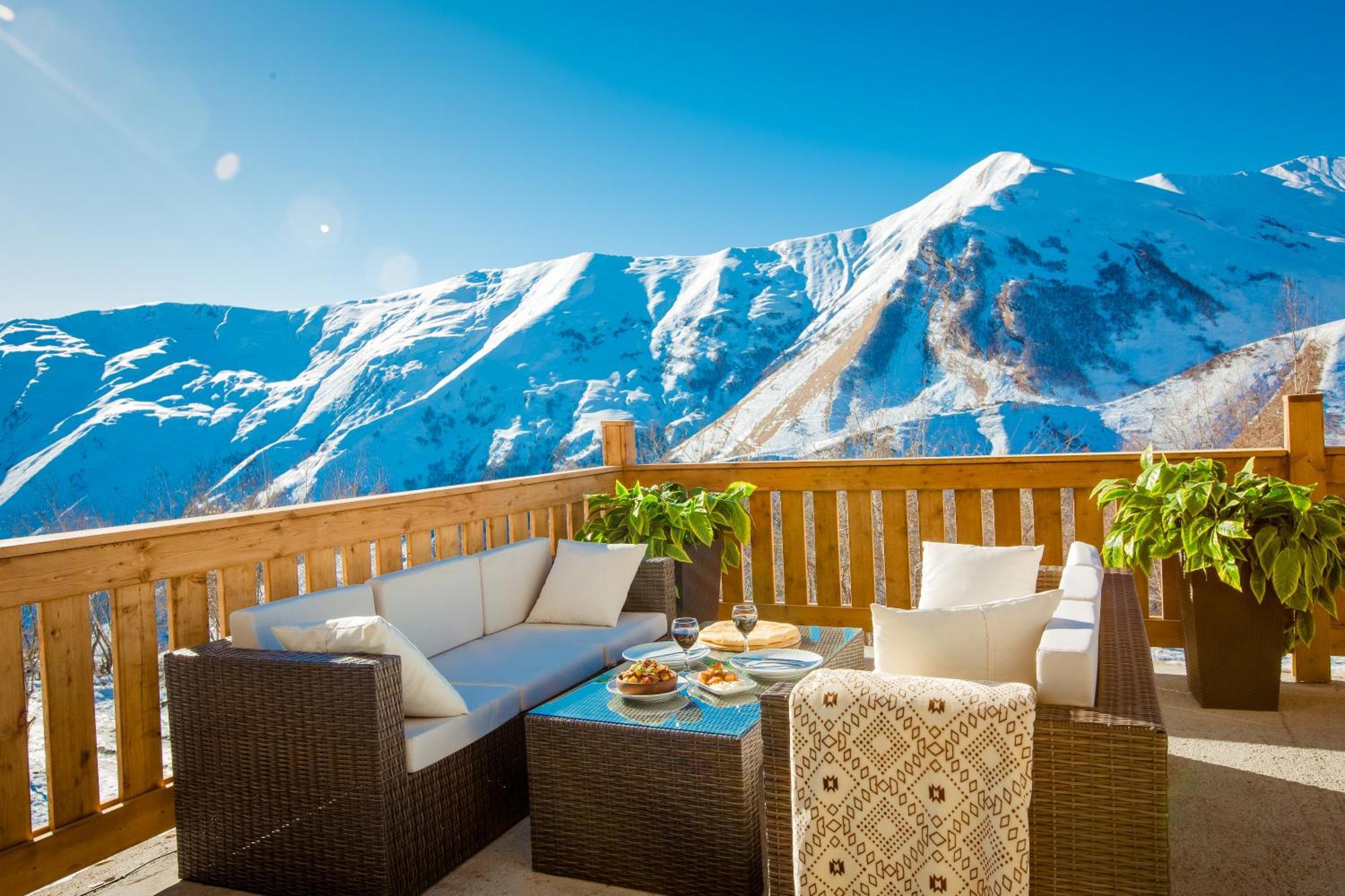 Gudauri Inn Екстериор снимка Terrace at the Hotel
