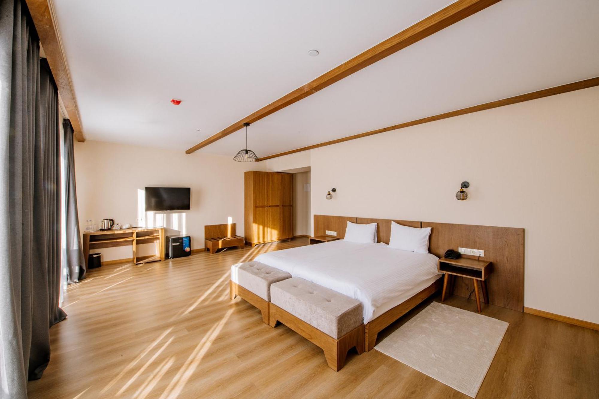 Gudauri Inn Стая снимка A room at the Hotel Waldhaus Flims